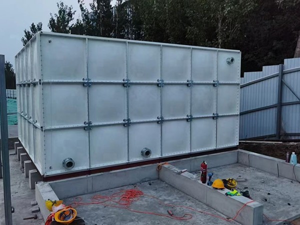 玻璃钢SMC模压水箱  玻璃钢消防水箱  玻璃钢人防水箱  玻璃钢组合水箱